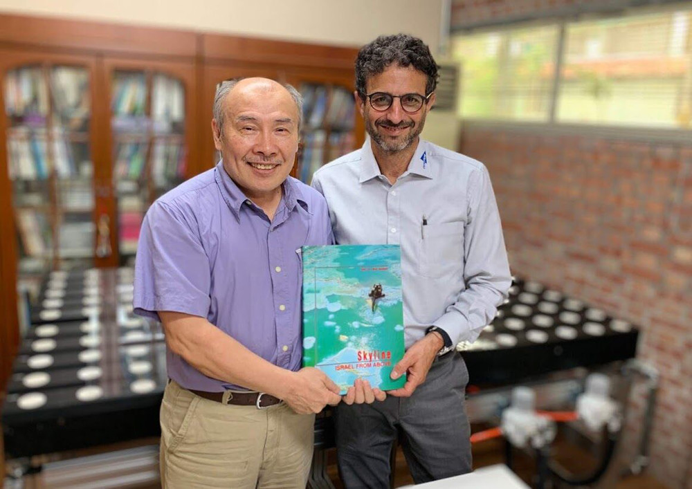 2019-04 CoreFlow CEO visits to discuss cooperation